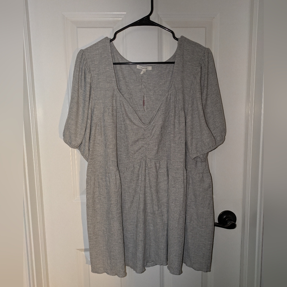 NWT Maurices Gray Scoop Neck Short Puff Sleeve Tunic